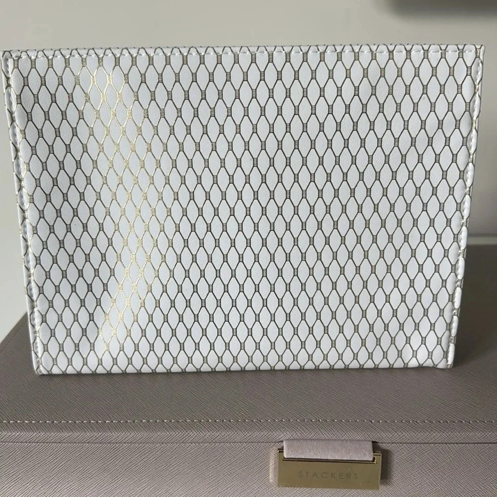 YSL Beauté Cosmetic Make Up Bag - Picture 2 of 6